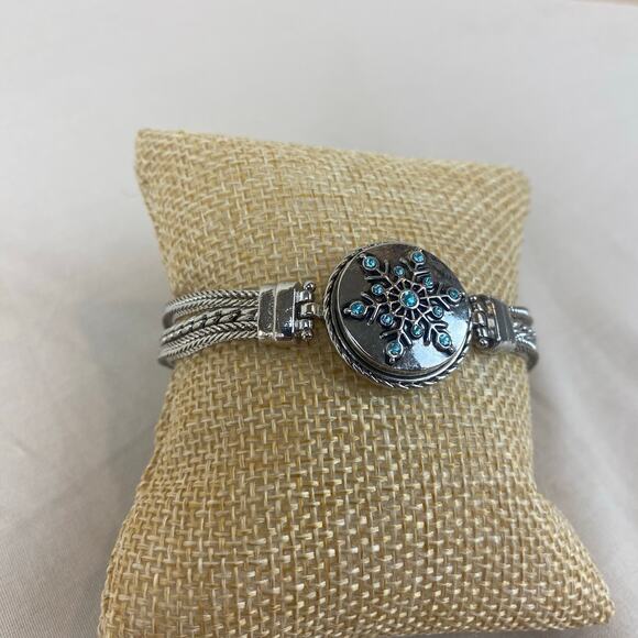 Ginger Snaps Silver Tone Multi Chain Toggle Bracelet Snowflake Interchangeable - Picture 8 of 8